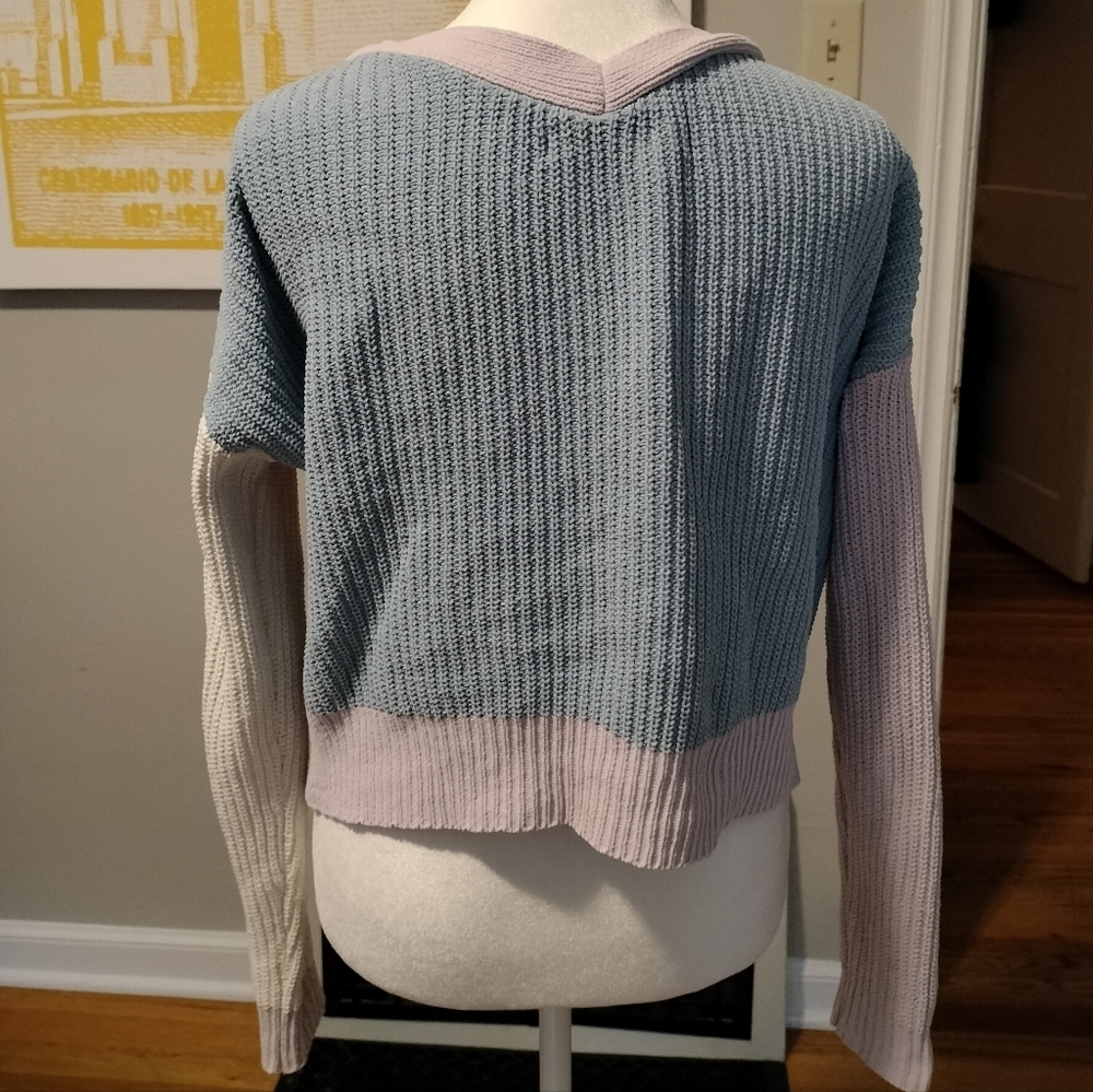 Moon & Madison Colorblock Sweater - Picture 5 of 7